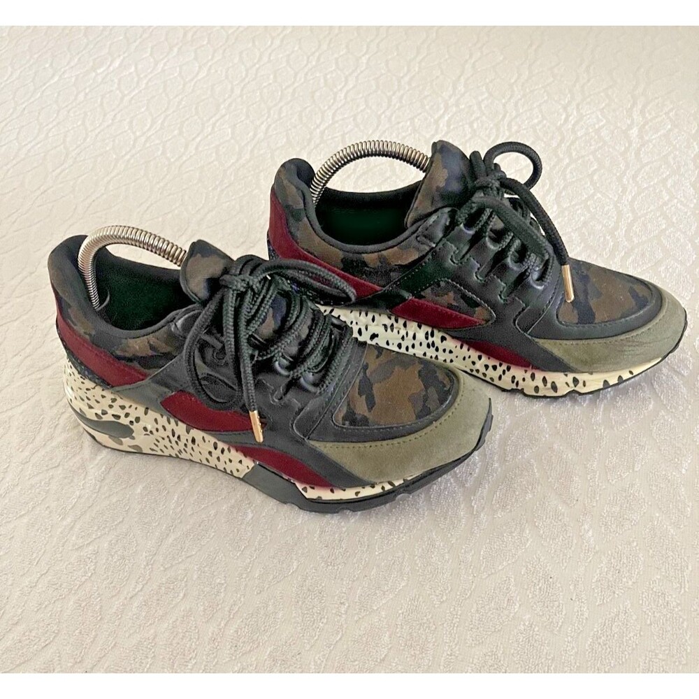 STEVE MADDEN  Sz 7 Barra Camo Sneakers Women's Chunky Platform Black Multi